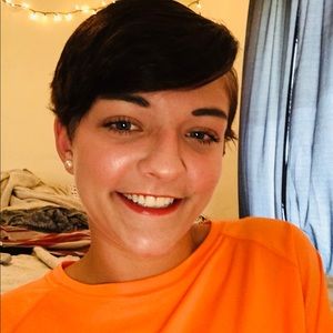 Meet your Posher, Kayla